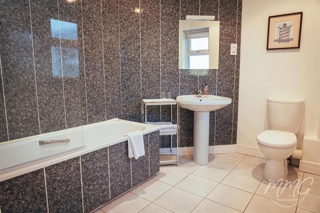פורטראש Aaranmore Lodge Guest House מראה חיצוני תמונה